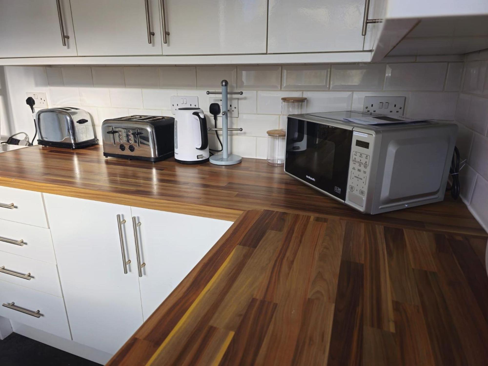 Delightful Room By Gloucester Road บริสตอล ภายนอก รูปภาพ