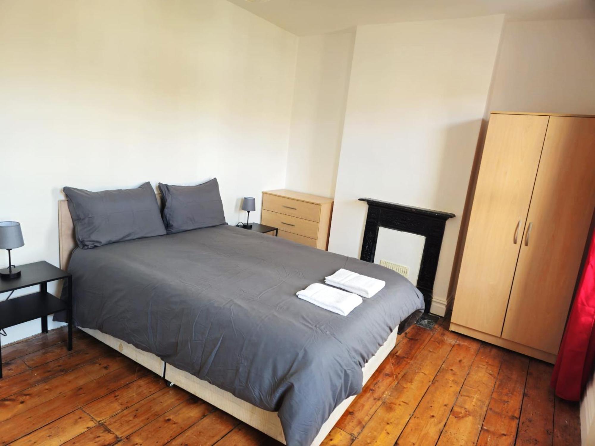 Delightful Room By Gloucester Road บริสตอล ภายนอก รูปภาพ